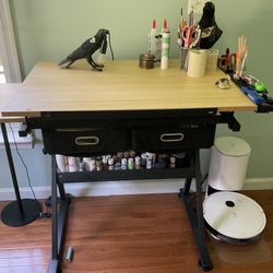 Art Desk