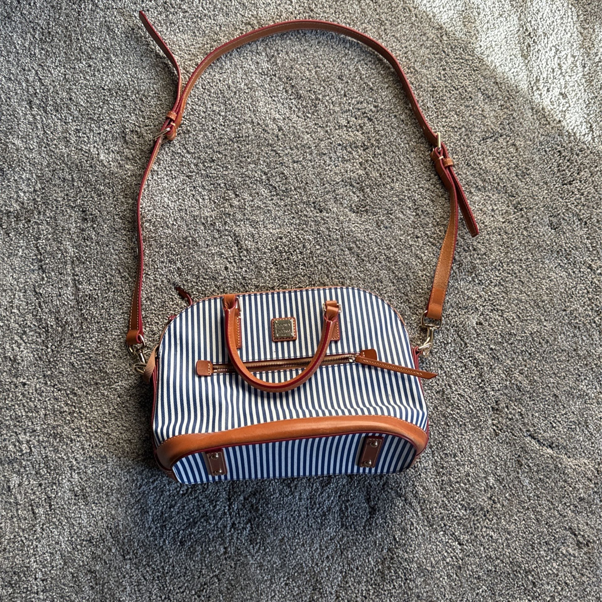 Dooney & Bourke Purses/wallet