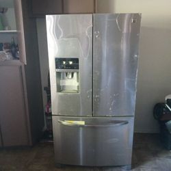 Like New Still Got Plastic .best Offer 900$