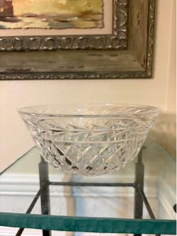 Waterford Crystal gland ore 9” bowl diamond criss- cross and leaf pattern