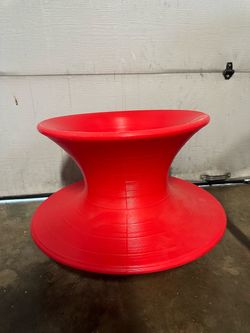 (PENDING) “Spinning Top” Chair