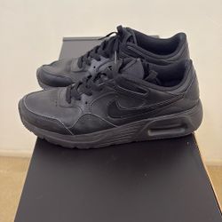 Black Nike Shoes