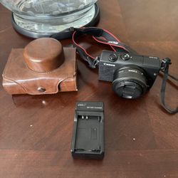 Canon M200 with 22mm lens