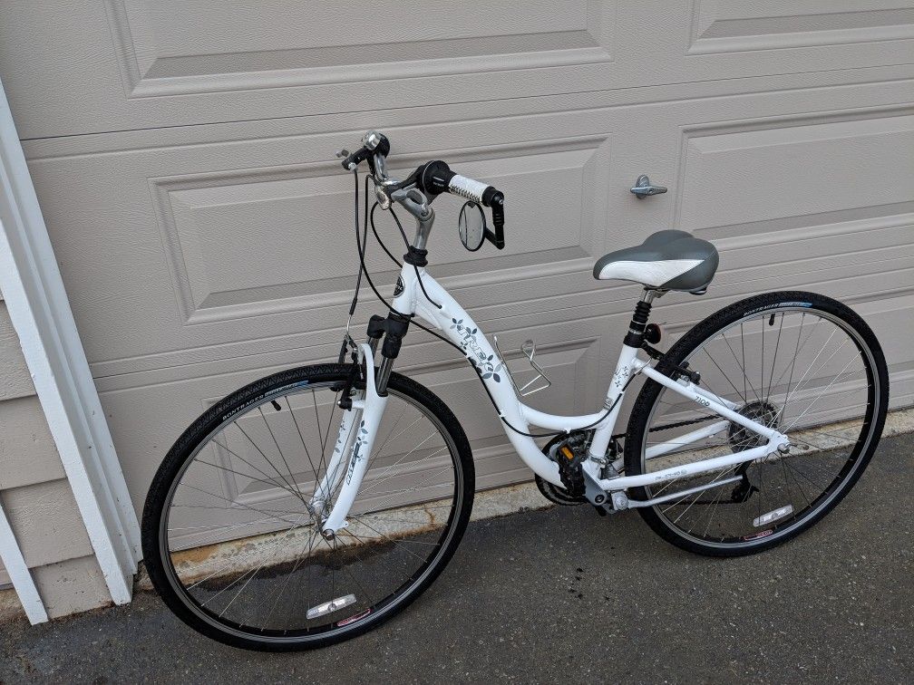 Trek WSD 710 Women s Bike Bicycle for Sale in Edmonds WA OfferUp