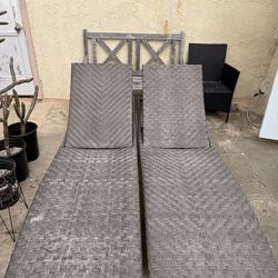 Set of two wicker chaise lounges