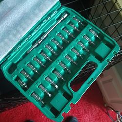 65 PC Tool Set 