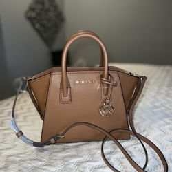 New Women’s Purses Michael Kors Authentic 