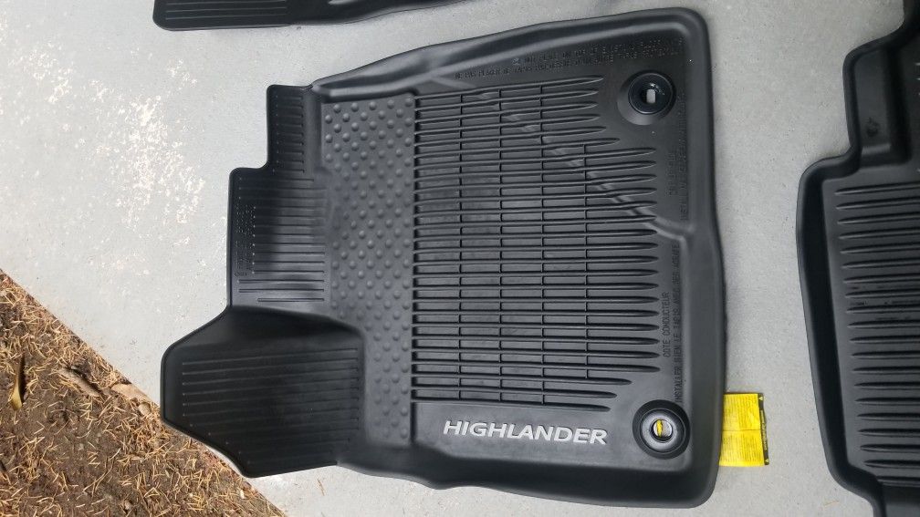 Toyota Highlander Floor Mats 2016 for Sale in Bellevue, WA OfferUp
