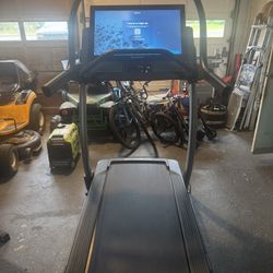Nordic Track X32i Treadmill 