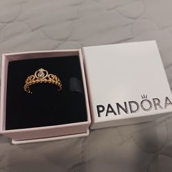 BRAND NEW PANDORA TIARA RING & SIZE 7-7.5.......😁😊😍