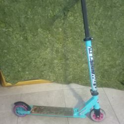 Mad Dog Kids Scooter