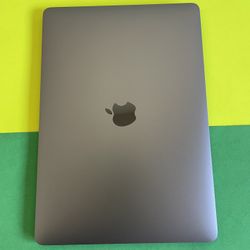 Apple MacBook Air 13 (2020 / M1 Chip) 8GB Ram 512GB SSD (Like New - 96 % Battery Health)