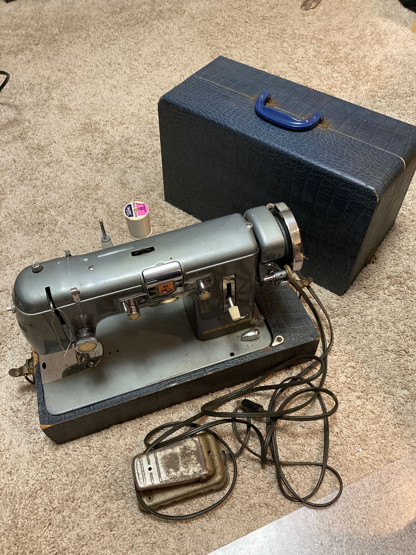 Vintage Kenmore metal body sewing machine in case works great
