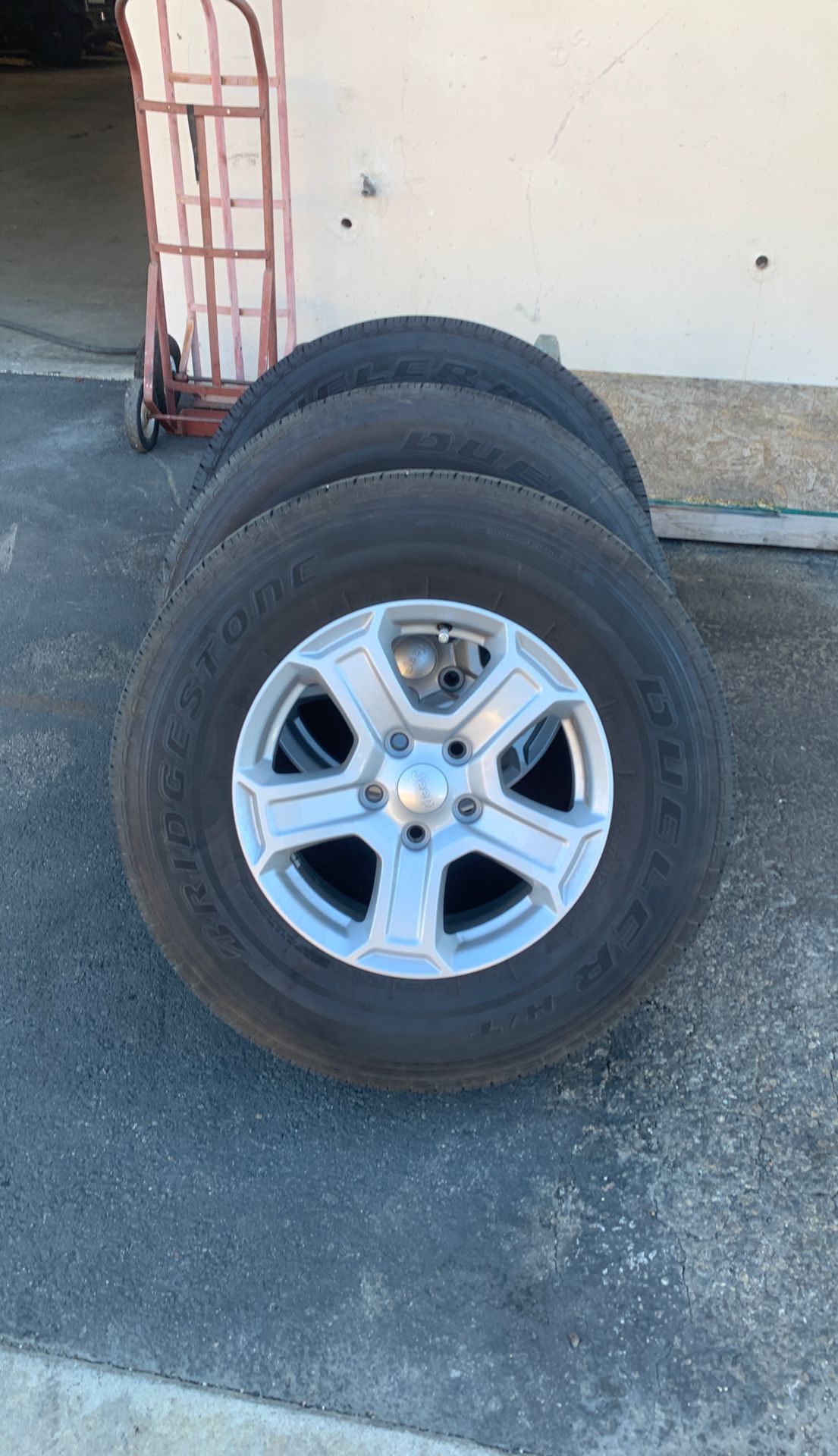 2018 jeep wrangler sport wheels and tires