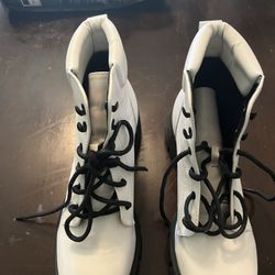 Boots size 6.5