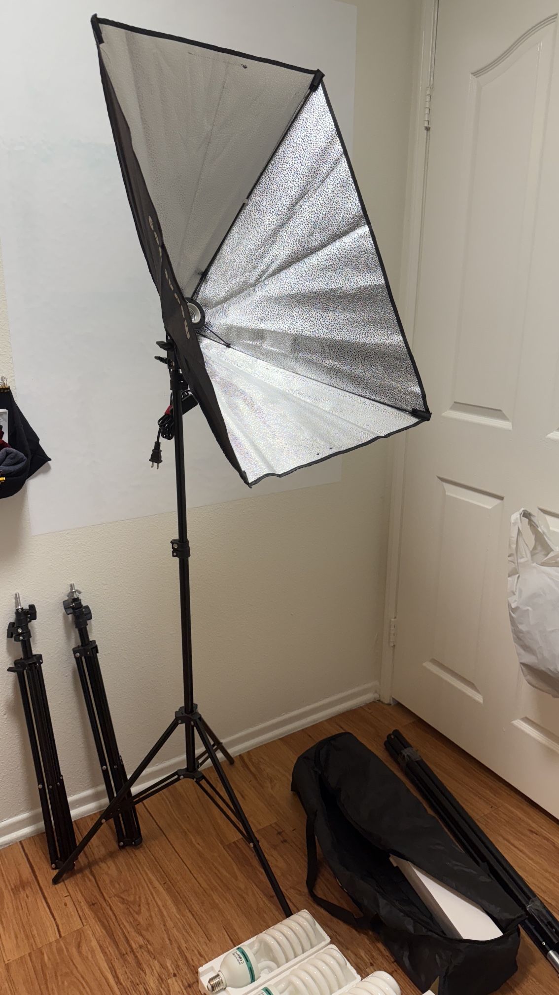 Softbox Lighting Equipment And Tripods - Mountdog 20”x28”