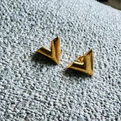 Elegant Gold V Shape Earrings