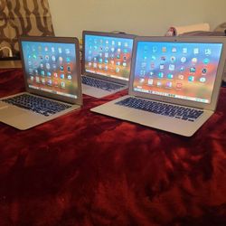 Excellent 13 inch Apple Macbook Laptop Computer With Intel Core i5 Processor With Programs 