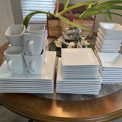 47 PIECE COOKS/JCP STONEWARE SET-Square