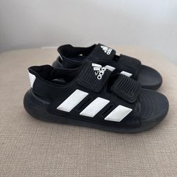 Boys Adidas Velcro Sandals Size 12 