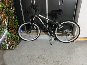 Varsity Schwinn, 21 speed Women’s Bike