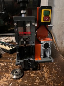 VEVOR electric wire stripping machine