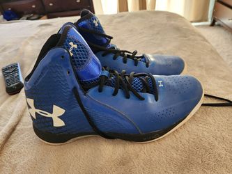 Under Amour Basksetball Tennis Shoes 