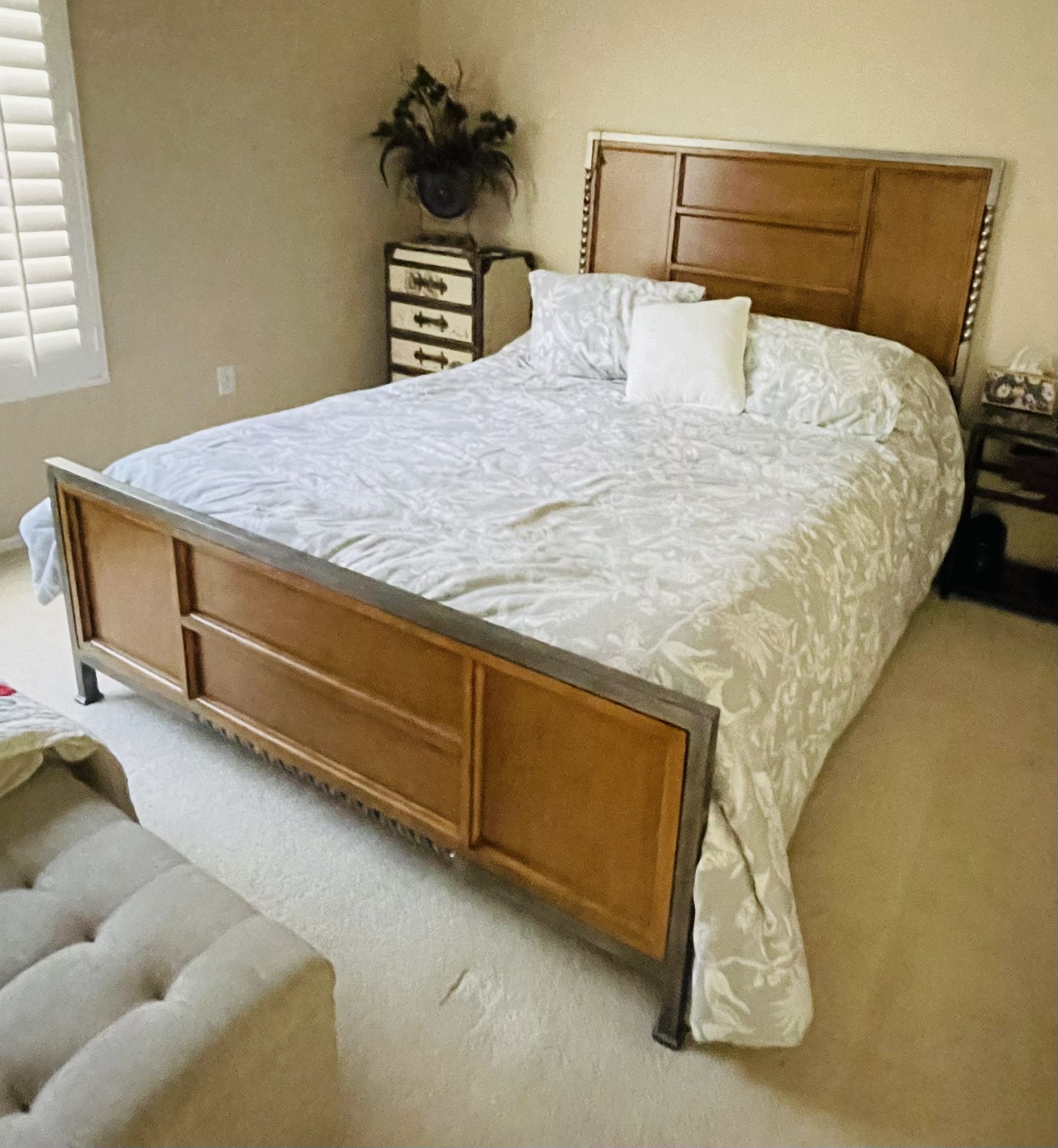 Queen Size Bed Frame With Mattress And Dresser