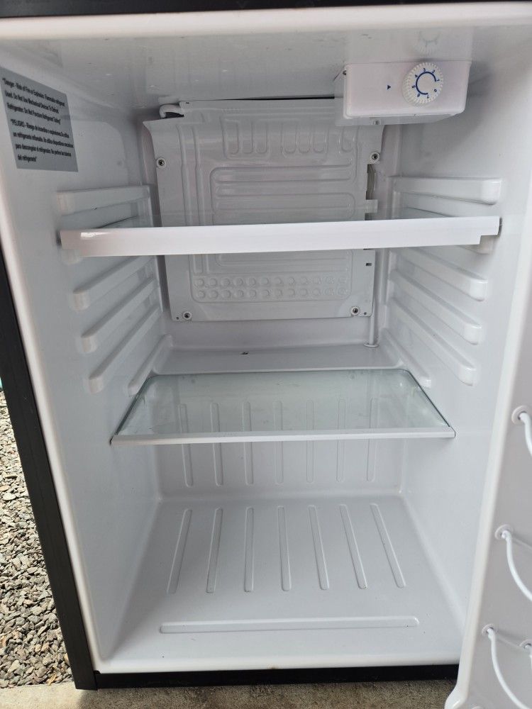 Magic Chef Mini Fridge