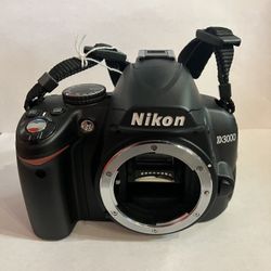 Nikon D3000 #104681-1 MGC 