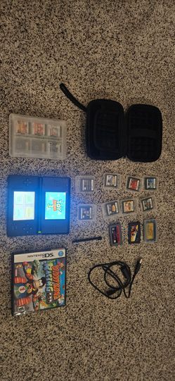 Nintendo ds with games fully working.