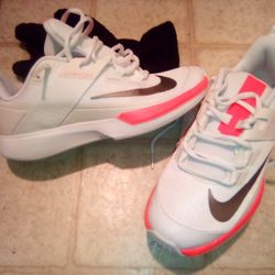 Nikes Youth 6 