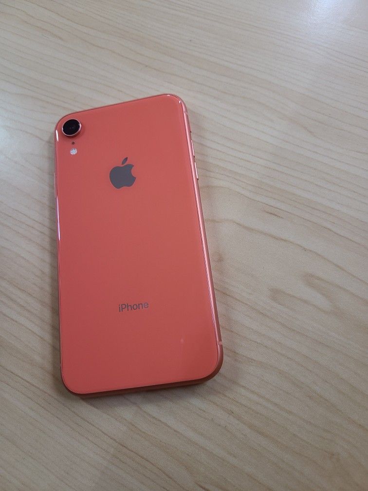 iphone XR 64GB UNLOCKED Att, Cricket, Verizon, Metro, Tmobile and Worldwide. Price Is FIRM.