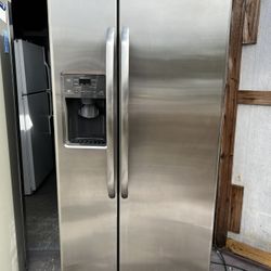 33” GE Side By Side Refrigerator Stainless Steel DELIVERY AVAILABLE 🚚