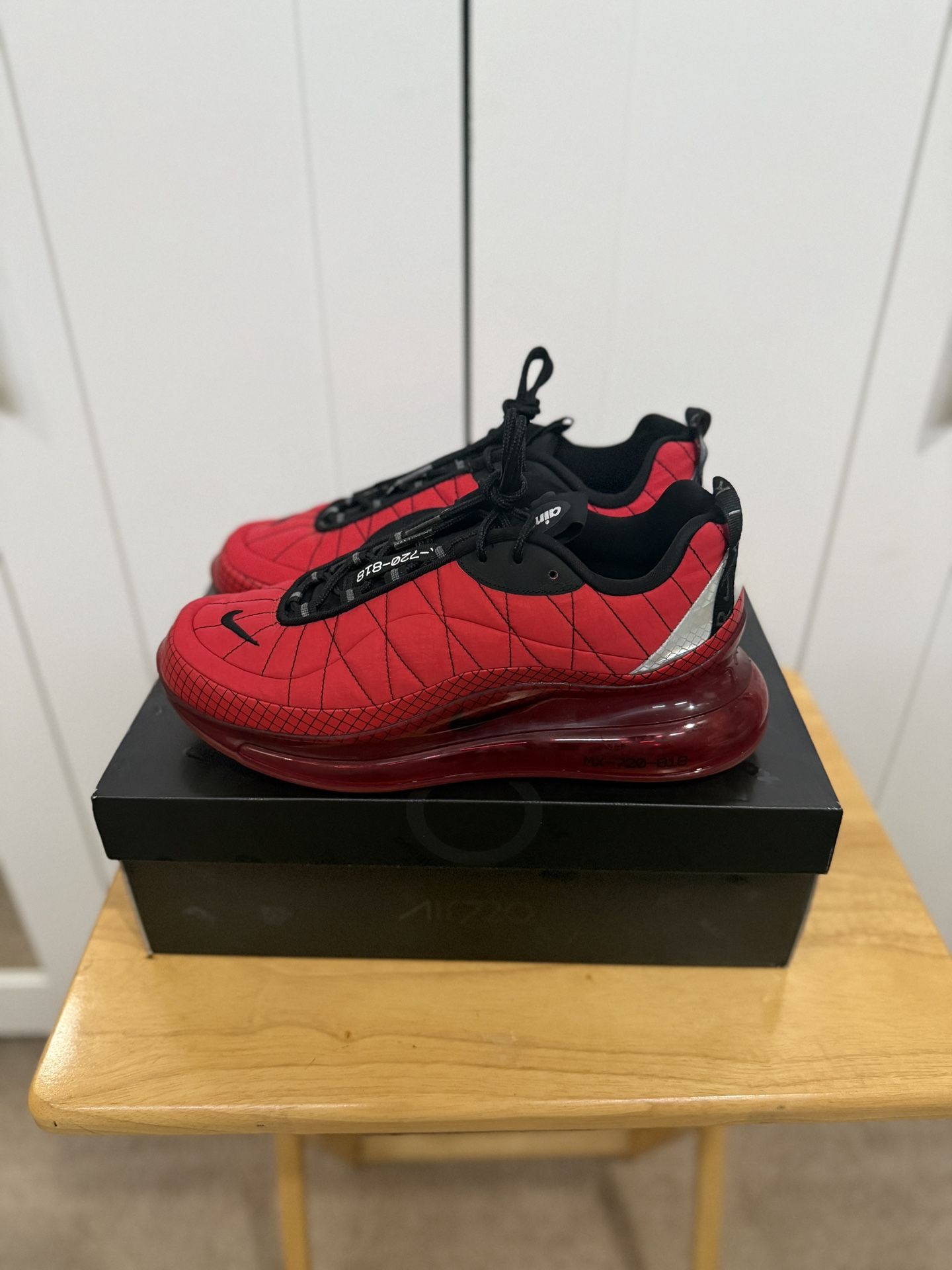 Air Max 720-818 Size 10