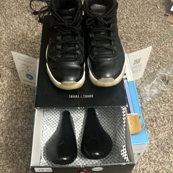 Air Jordan 11 retro black/gym red-white