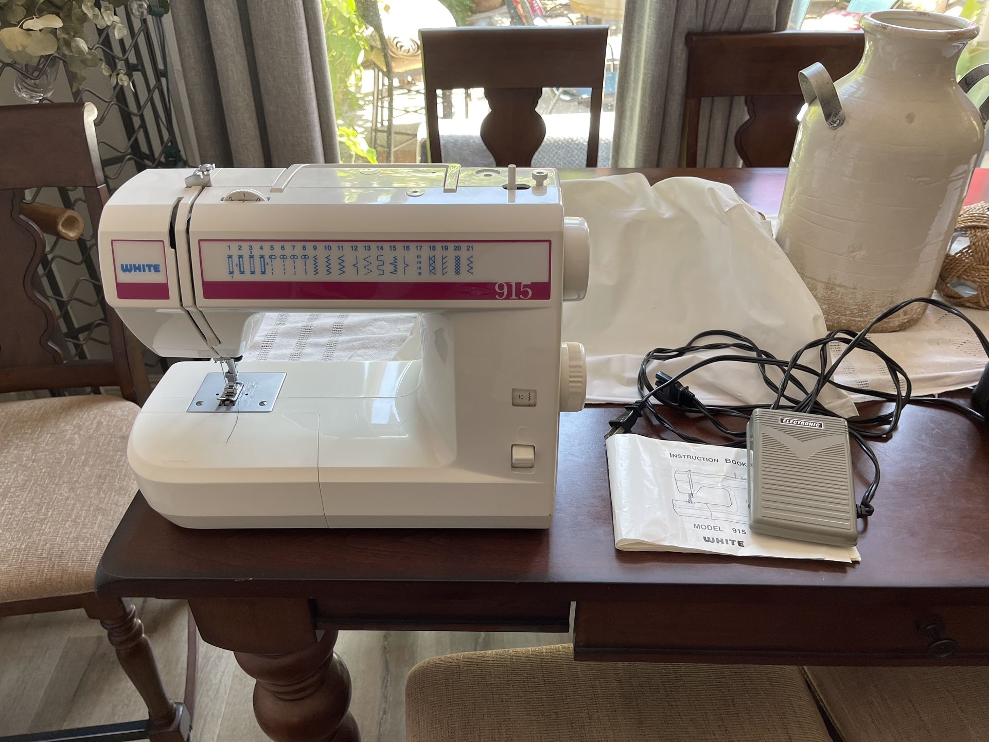 White Model 915 Sewing Machine