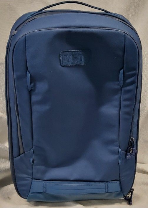 Yeti Crossroads 22 Rolling 35L/22" Carry-On Luggage