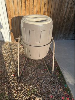 Suncast composter