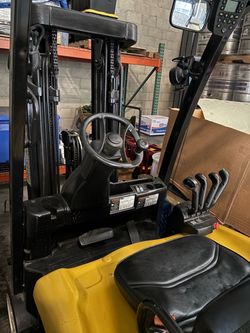 Yale Electric Forklift