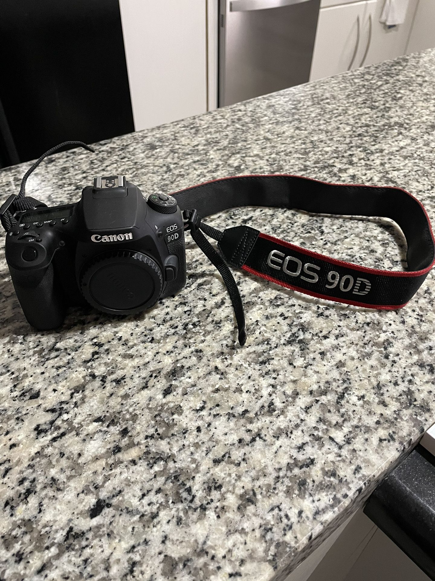 Canon EOS 90D