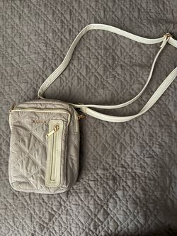 Simple crossbody bag