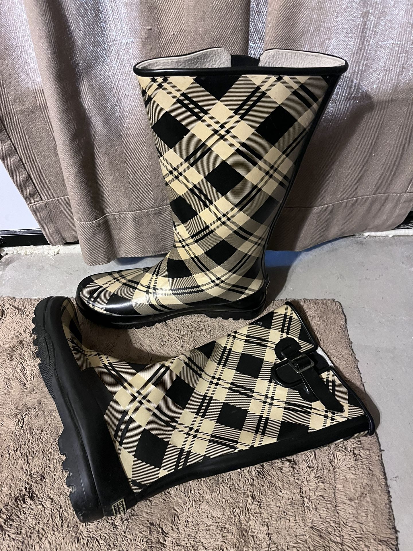 Sperry Rain Boots