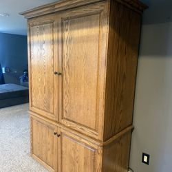 Oak Cabinet Hutch 
