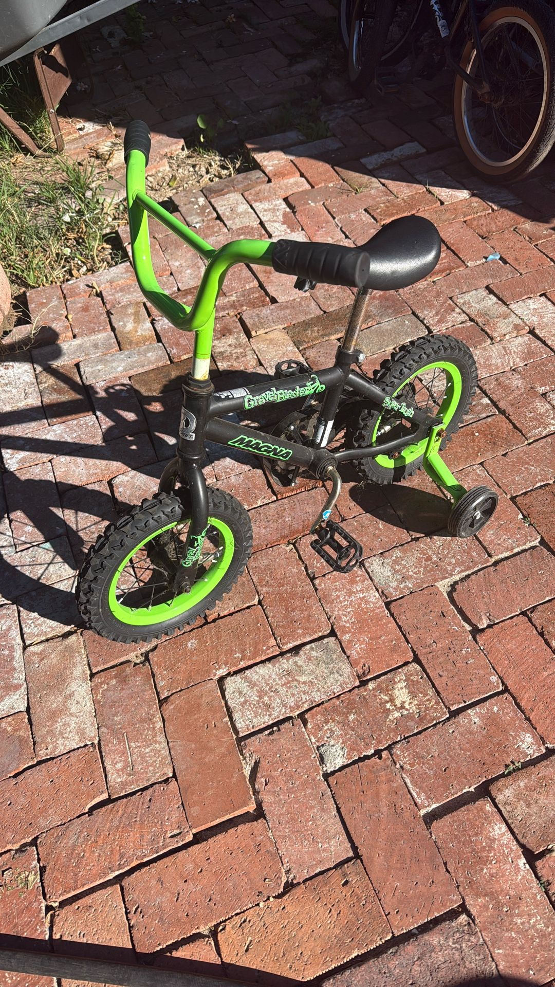 Boys 12” Magna Gravel Blaster Bmx Bike $20