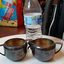 Vintage Tudor Plate Sugar And Créame Oneida Community  Set