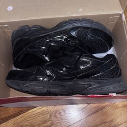 Black Sauconys Size 9.5 