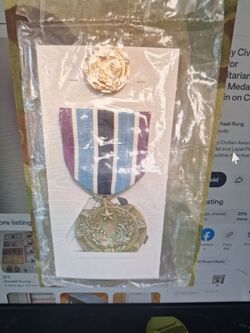 US Army Civilian Award for Humanitarian Service Medal and Label Pin