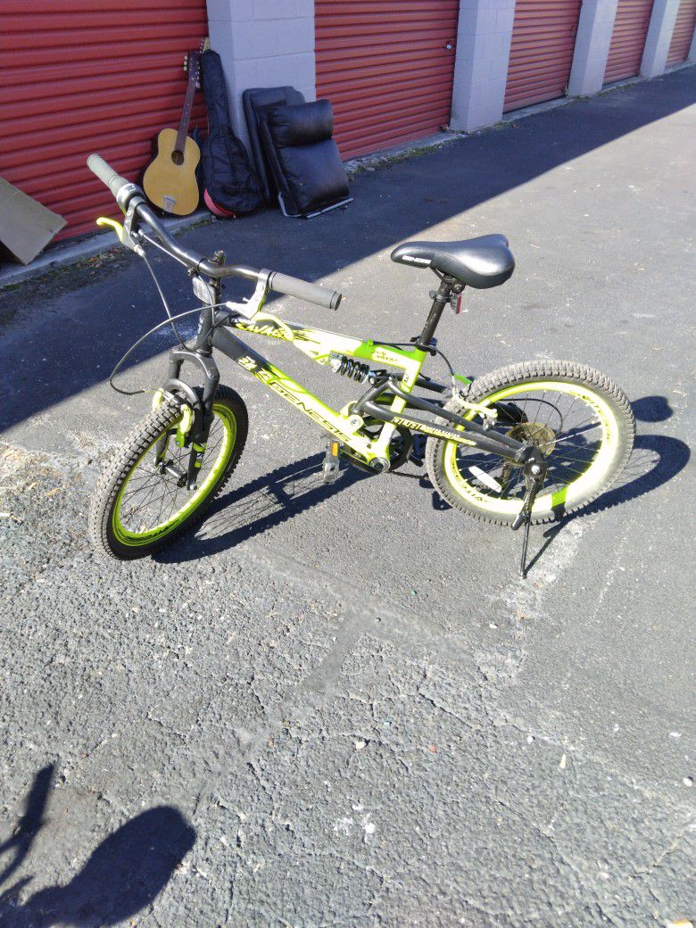 Kids Genesis Terrain Savage Bike-Like New!