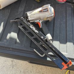 Paslode Pneumatic 3-1/2 in. 30-Degree PowerMaster Plus Clipped-Head Framing Nailer